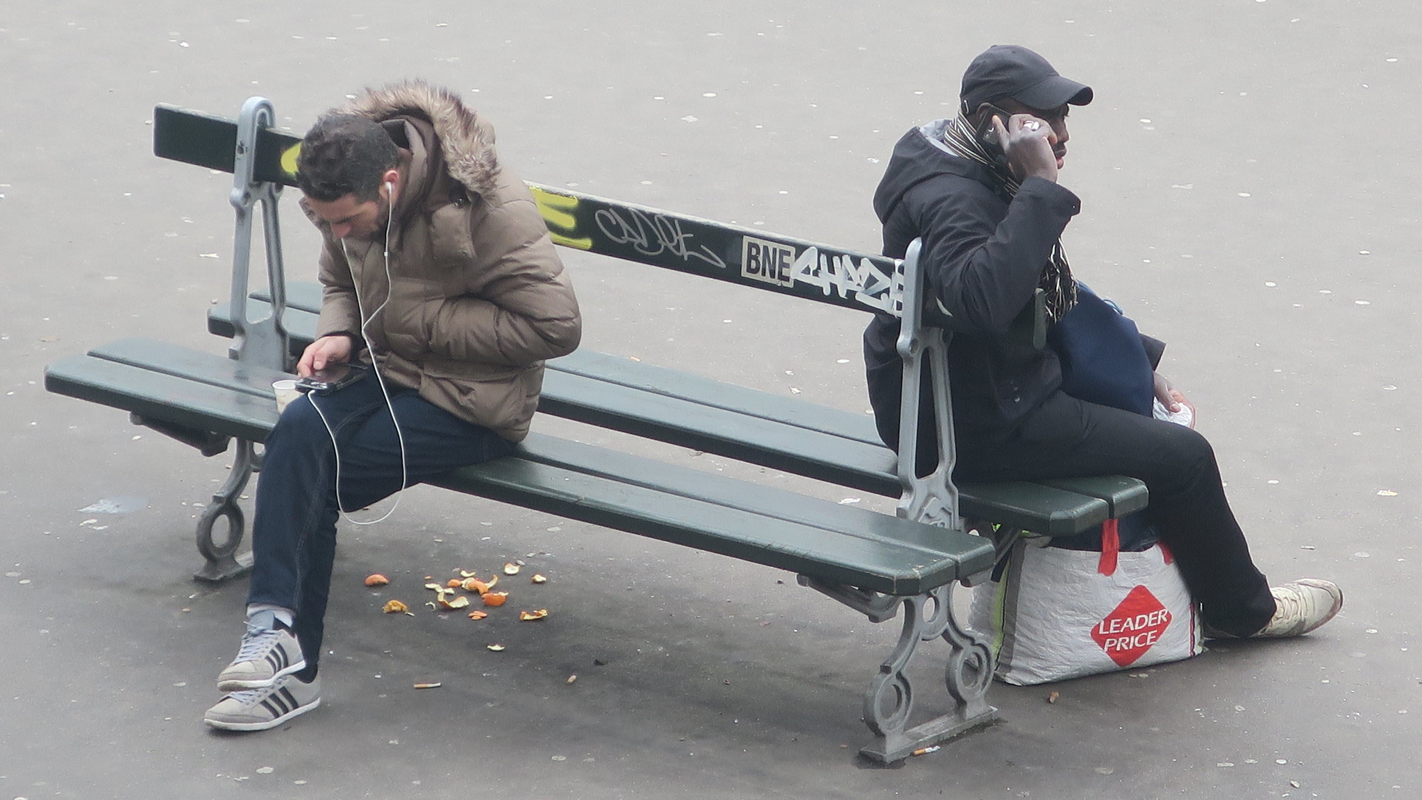 #221/ Sur le banc (8), par Pierre Ménard